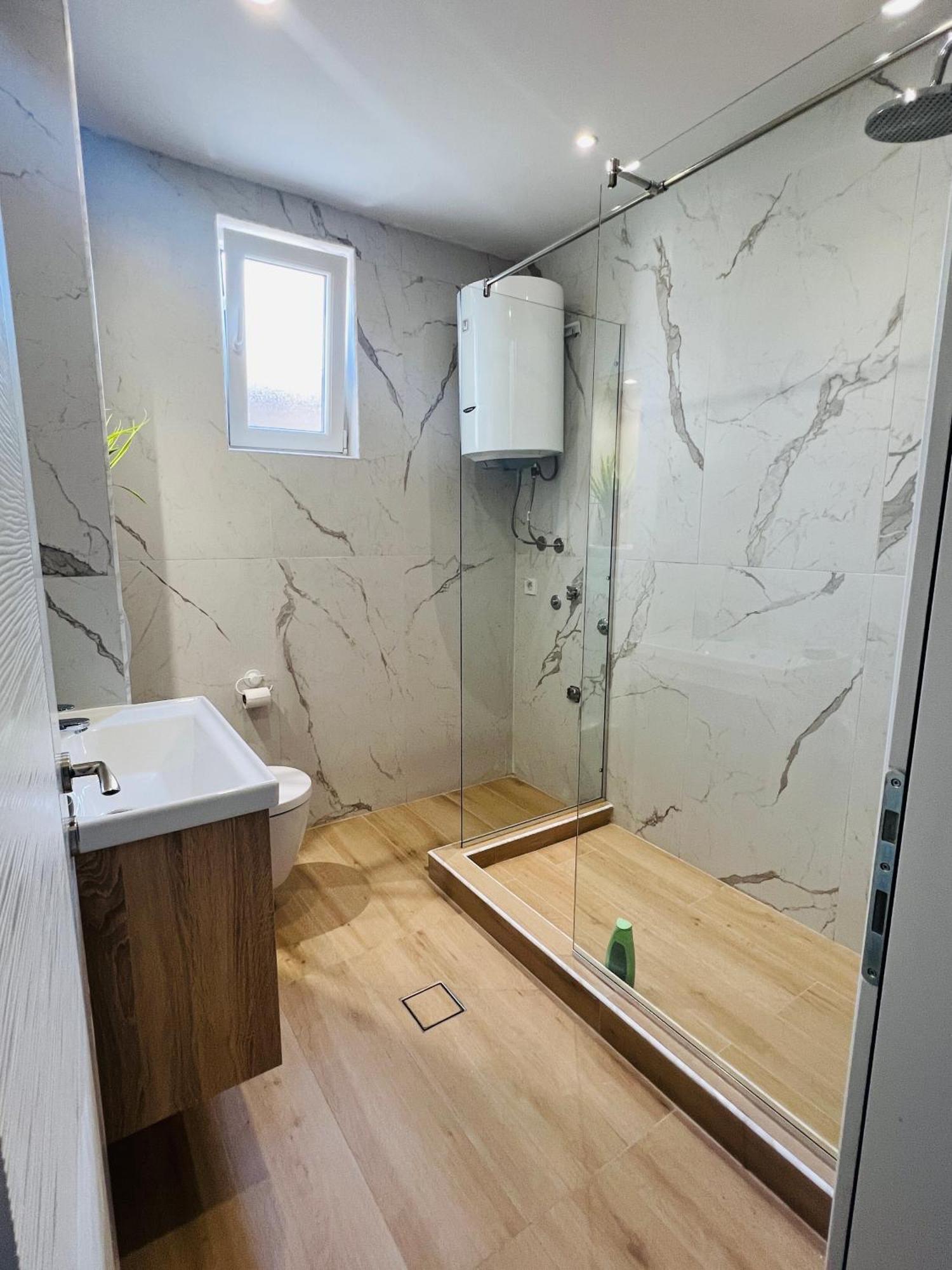 Apartment Luxury Explorer 波德戈里察 外观 照片