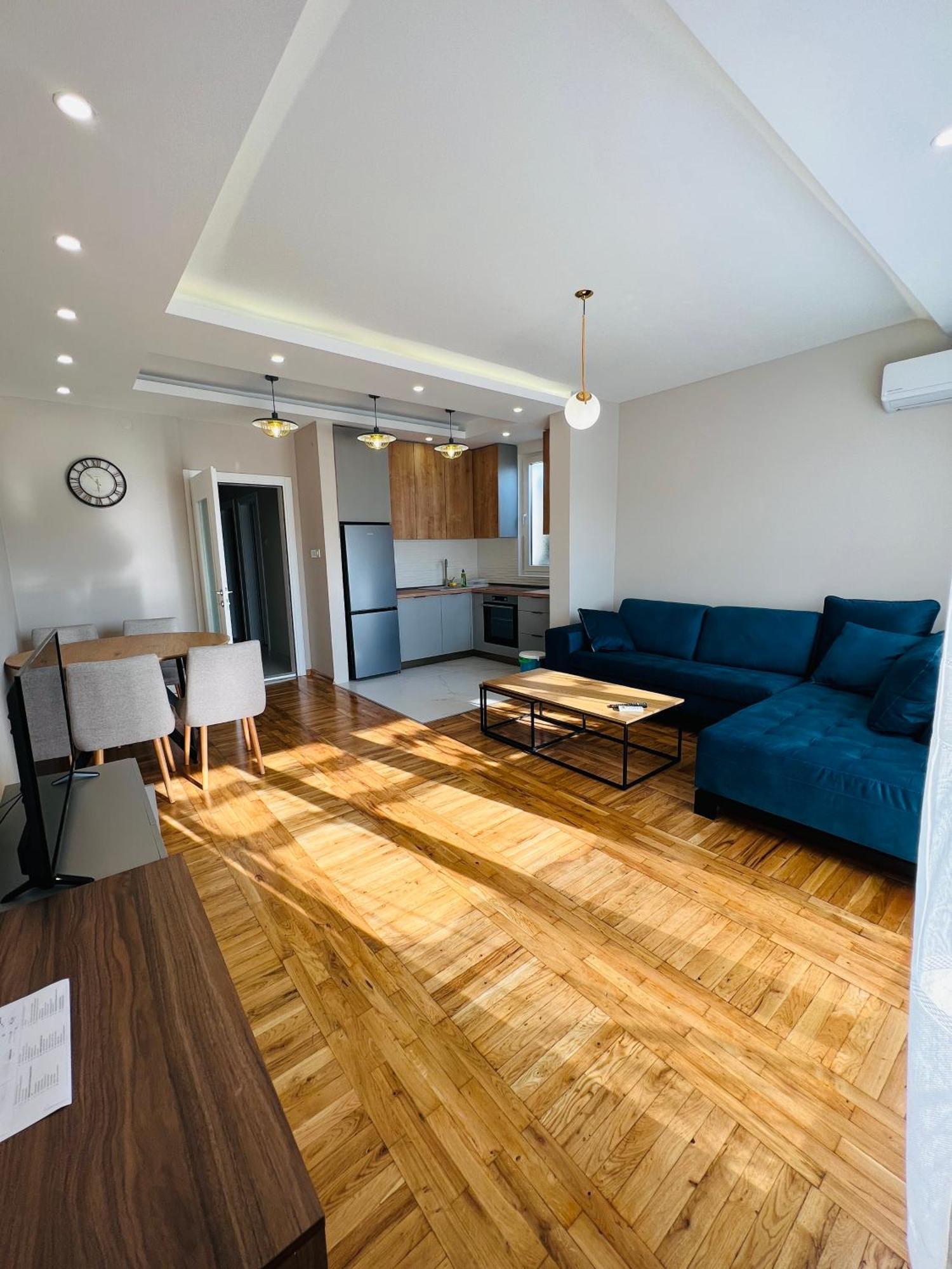 Apartment Luxury Explorer 波德戈里察 外观 照片
